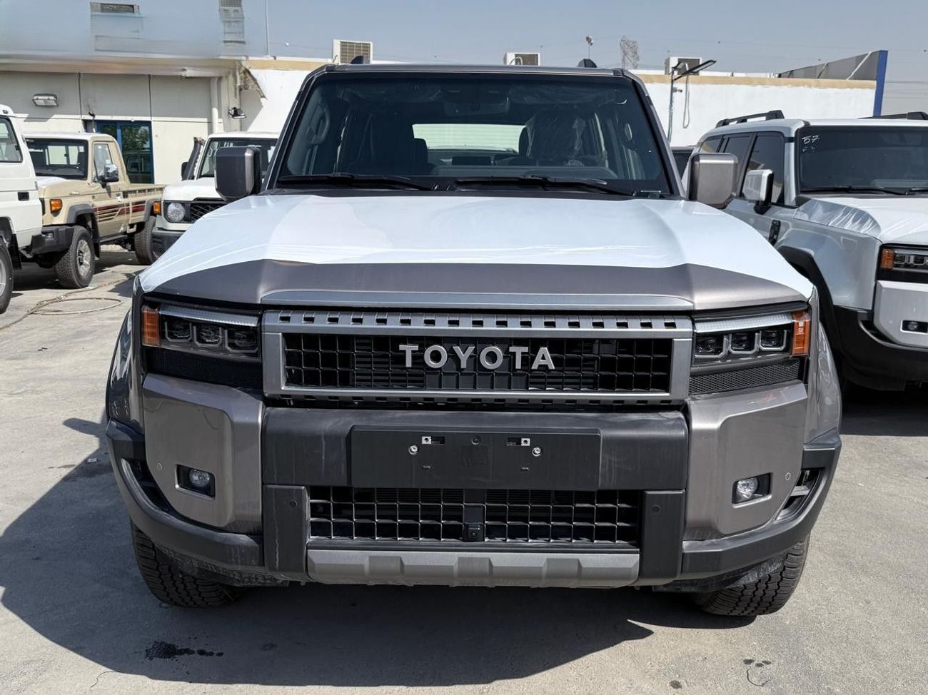 تويوتا برادو Adventure Mid 2.4L