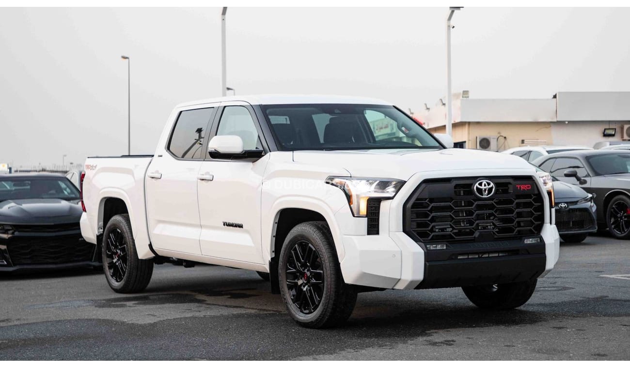 Toyota Tundra SR5 TRD-Sport 4WD/2024. Local Registration +10%