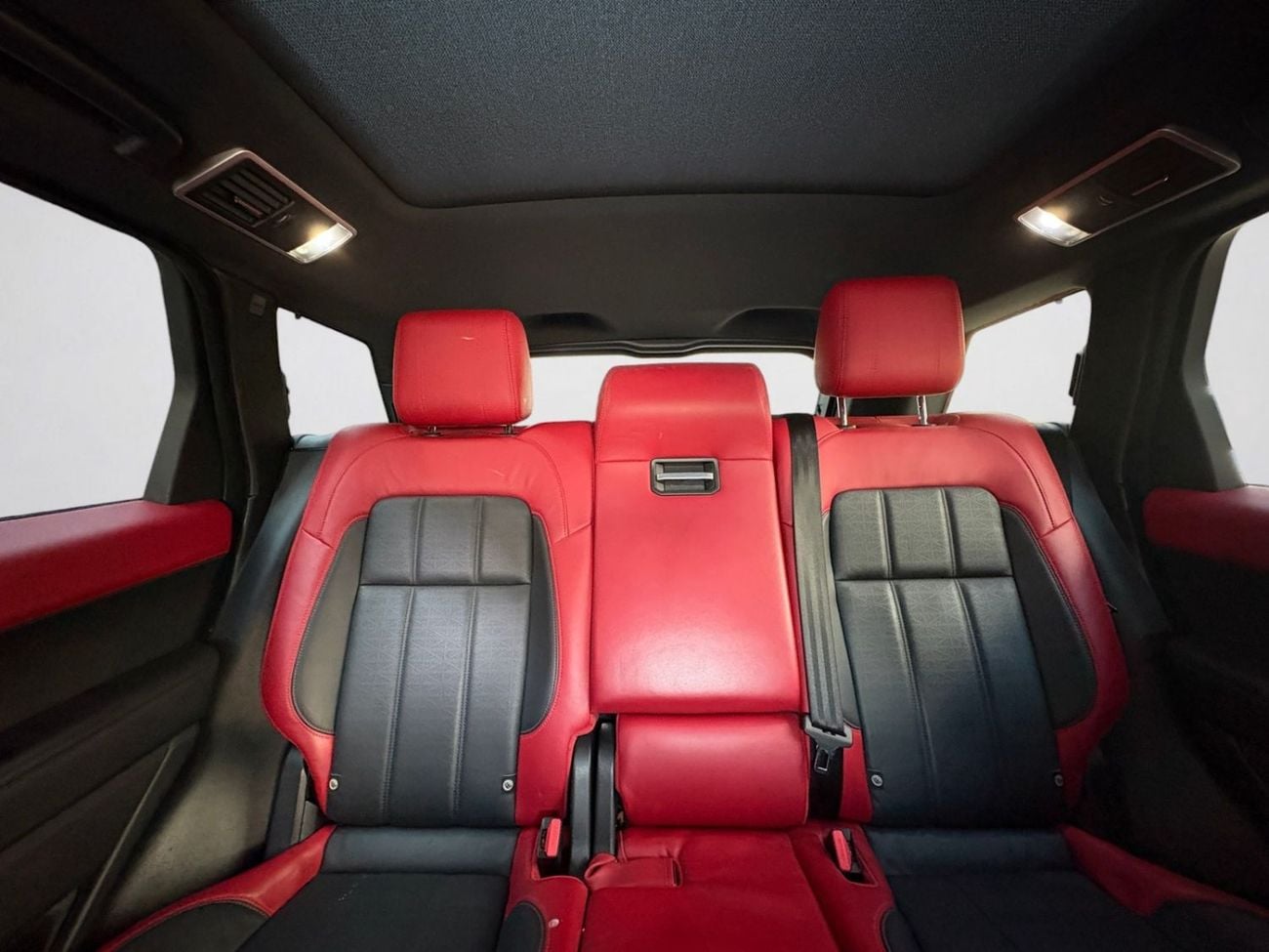 Land Rover Range Rover Sport HSE AED 2,560 P.M | 0% DOWN PAYMENT | RANGE ROVER SPORT HSE | 3.0L MHEV | 2021 | GCC SPECS