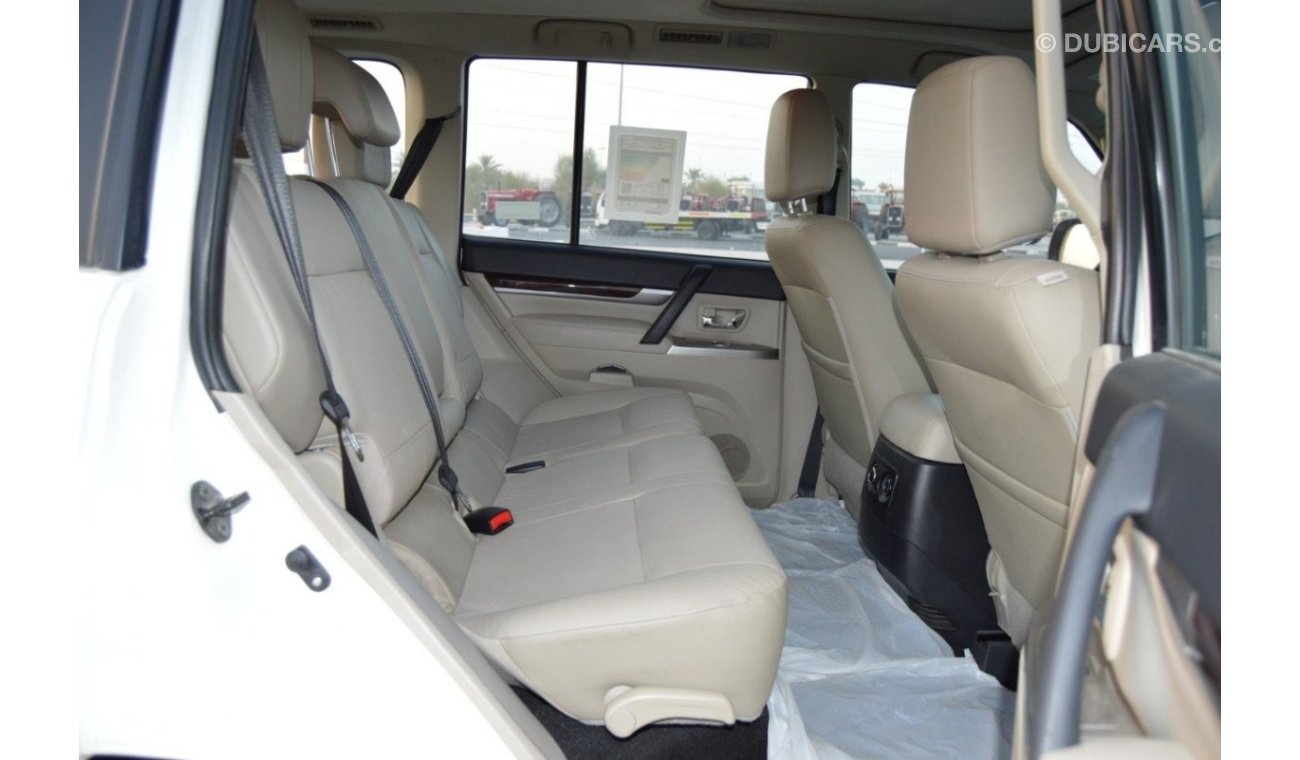 Mitsubishi Pajero Full option clean car accident free