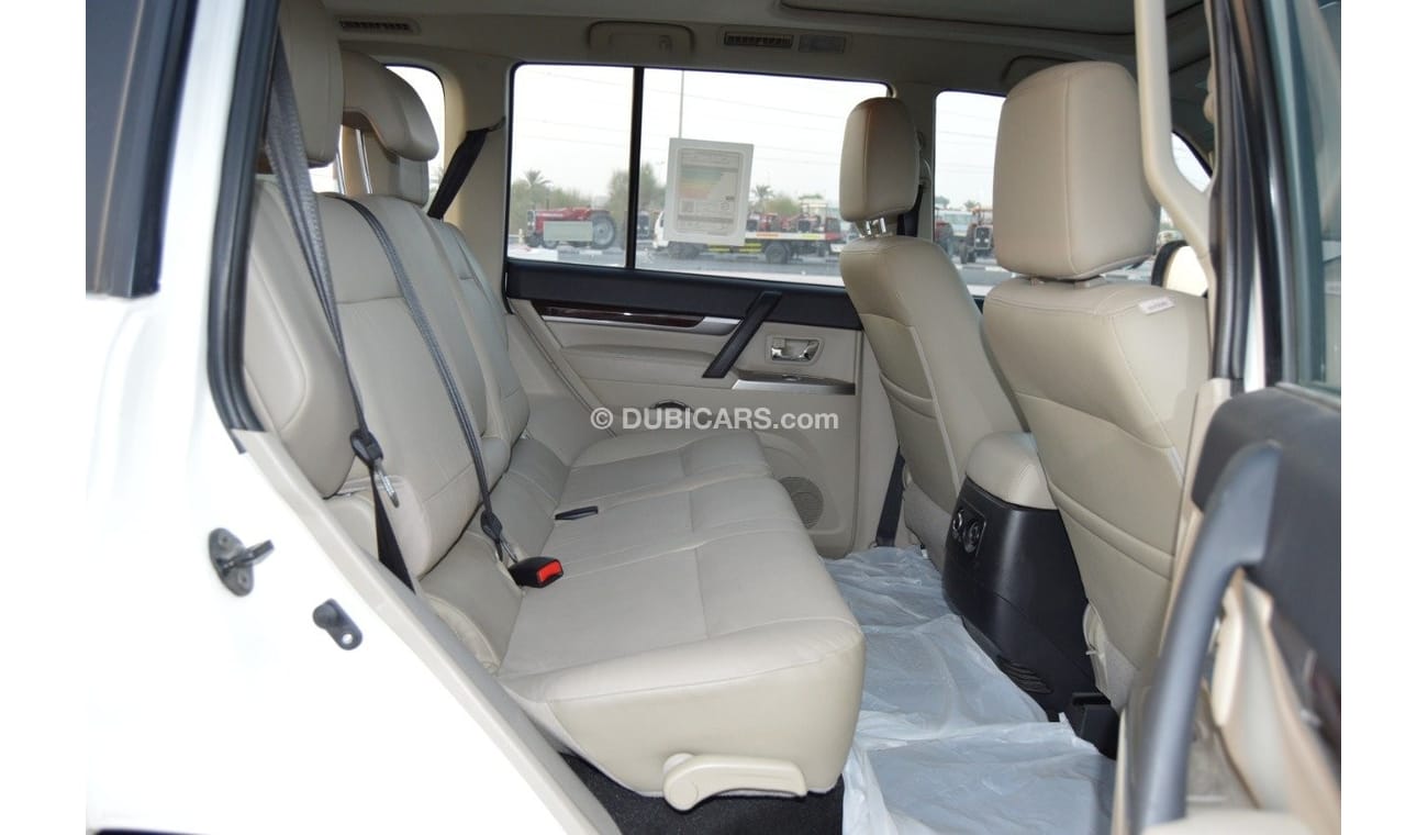 Mitsubishi Pajero Full option clean car accident free
