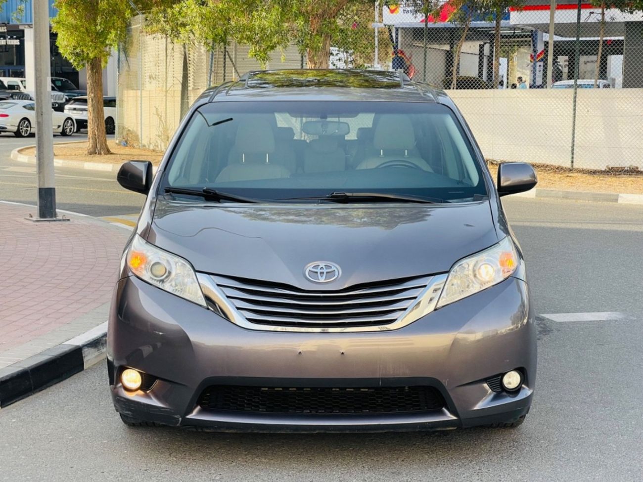 Toyota Sienna Xle  full option