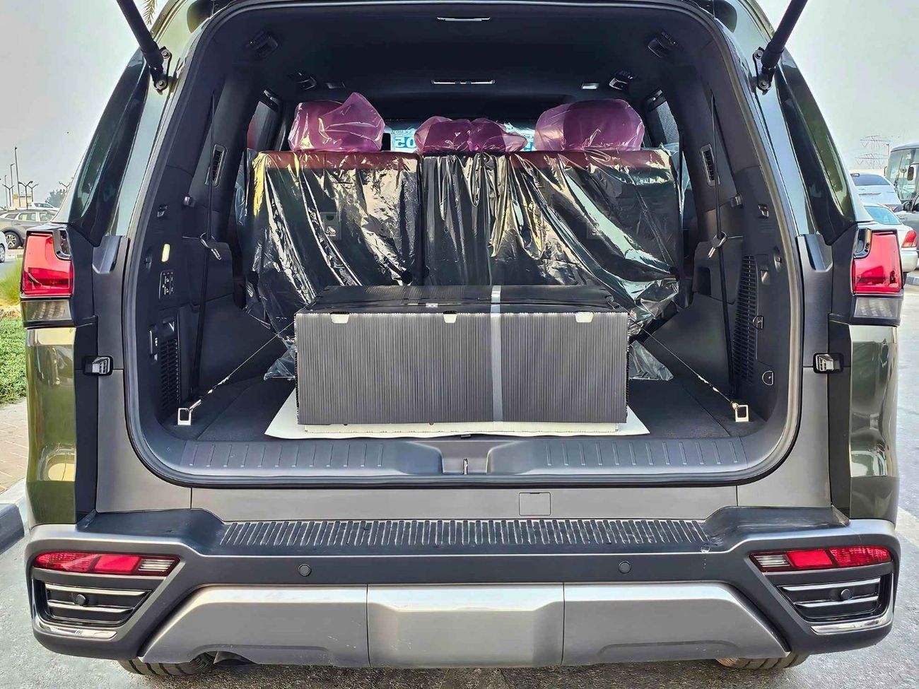 Lexus LX 600 URBAN / FULL OPTION / AT / 3.5L V6 / POWER SEATS & SUNROOF / CODE#LX6U