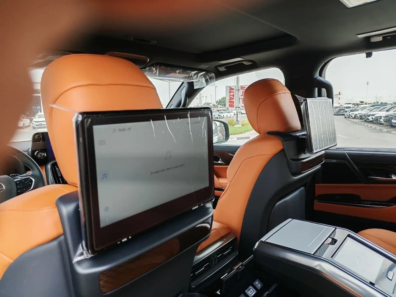 لكزس LX 700h 2026 Lexus LX 700h VIP HEV (4-Seater) 3.5L V6 Twin-Turbo Hybrid