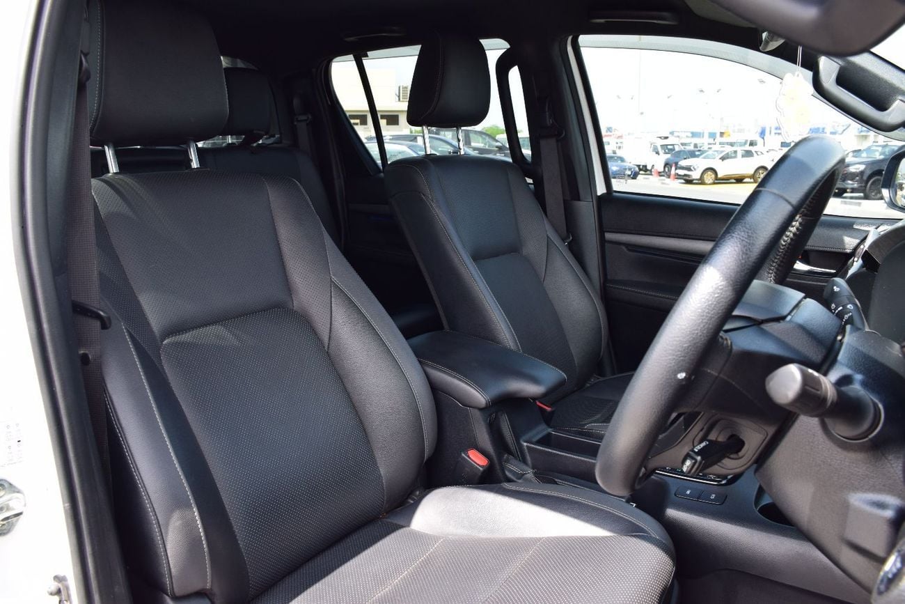 Toyota Hilux GR SPORT ROGUE 4X4 DIESEL RIGHT HAND (EXPORT ONLY)
