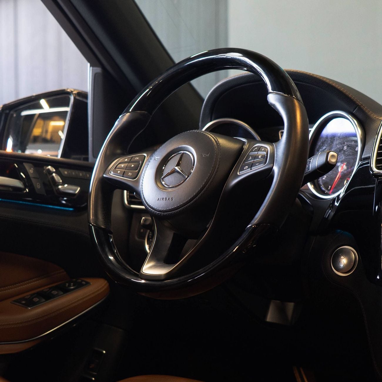 مرسيدس بنز GLS 500 Std 4.7L AED 2,682 P.M • 0% Downpayment • Mercedes GLS500 • 1 Year Warranty