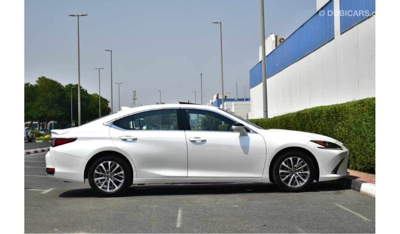 لكزس ES 300 2.5L - Luxury Sedan