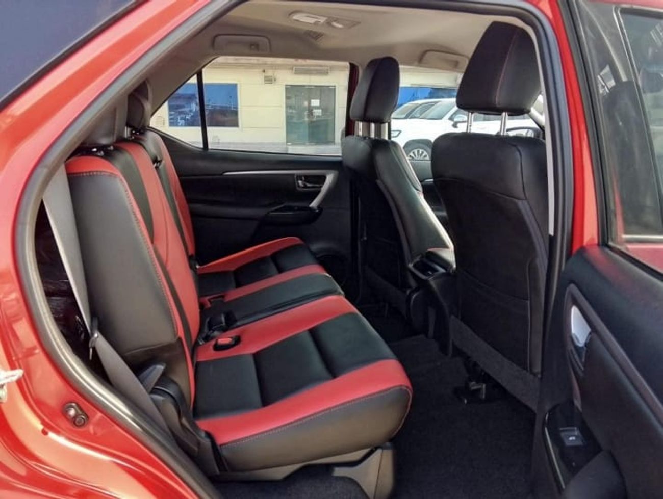 Toyota Fortuner VX-RHD-4WD-2.8L-Automatic-Diesel-7 Seats-5 Doors