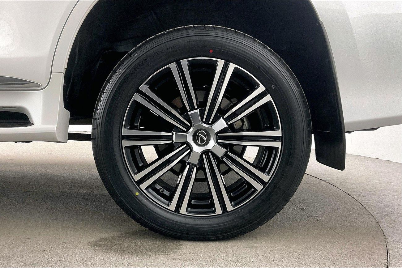 Lexus LX 570 Platinum | Guaranteed Warranty | 0 Down Payment