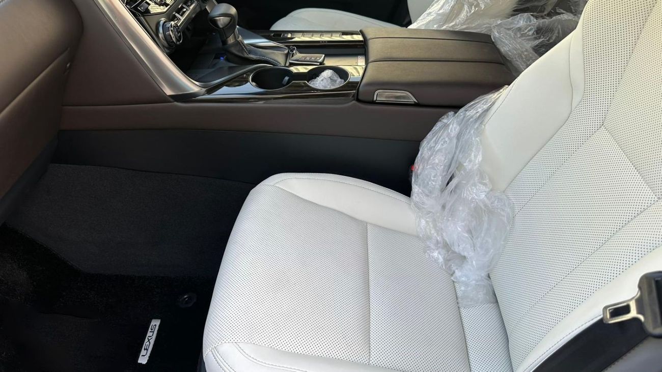 Lexus LX 600 Lexus LX600 (RIGHT HAND DRIVE)