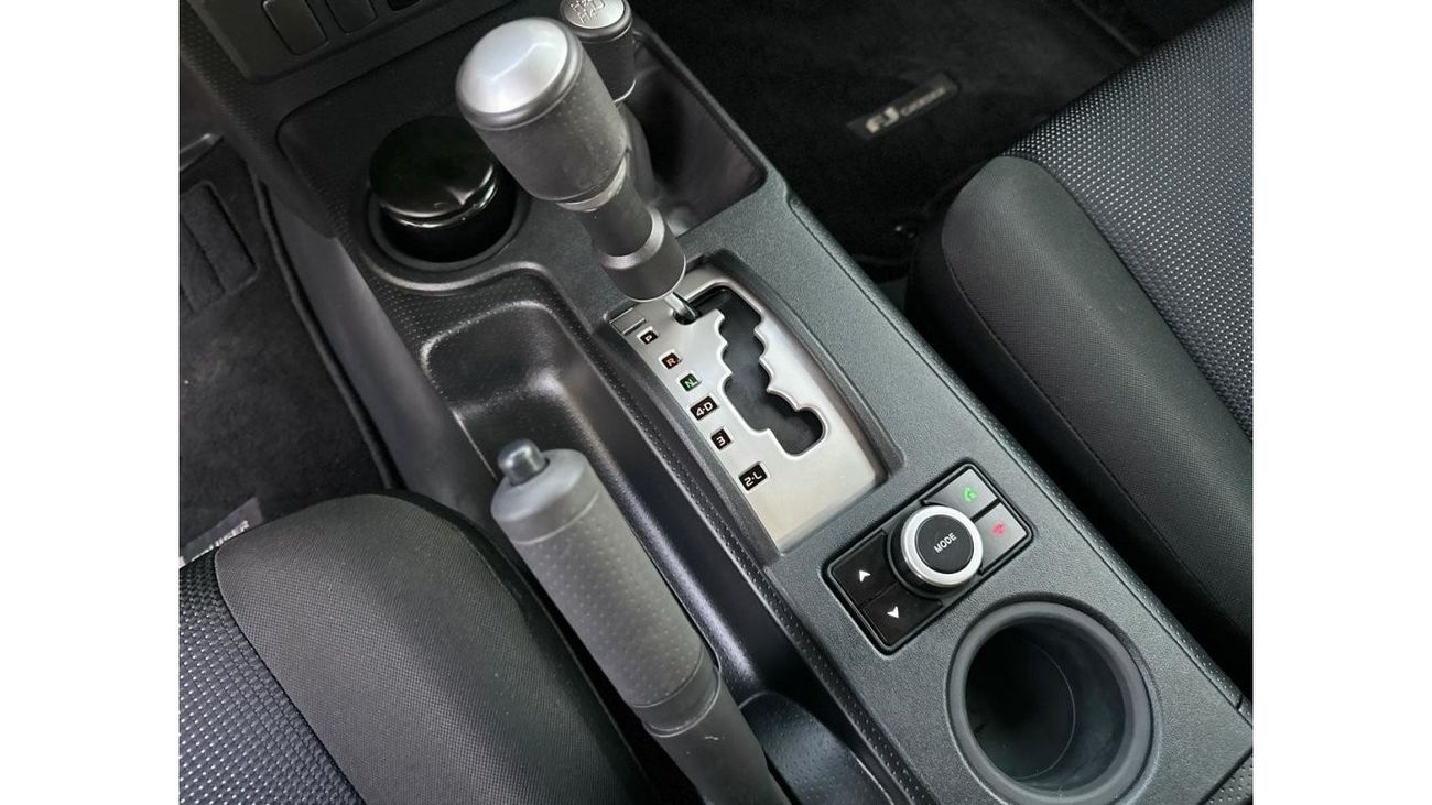 Toyota FJ Cruiser Toyota FJ cruiser 2023 KM 15000 GCC SPECS NO ACCIDENT OR PAINT WARRANTY + SERVICE FROM AGENCY