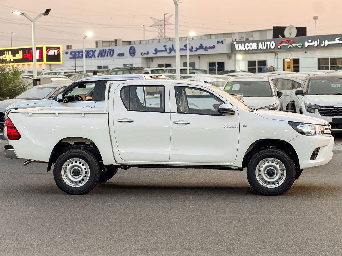 Toyota Hilux EXPORT ONLY - TOYOTA HILUX DLX-E DSL 2.4L (MANUAL WINDOWS)