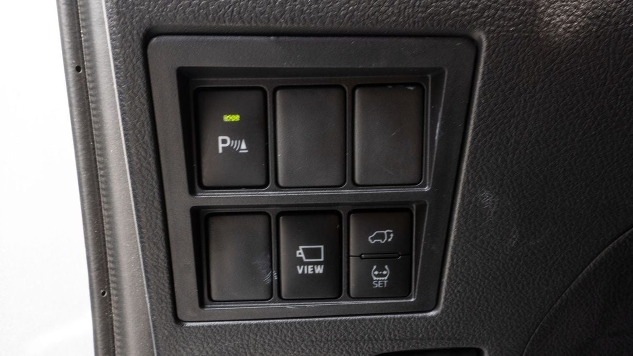 Toyota Fortuner 2025 Toyota Fortuner 4.0L AT Petrol (Full Option) Silver