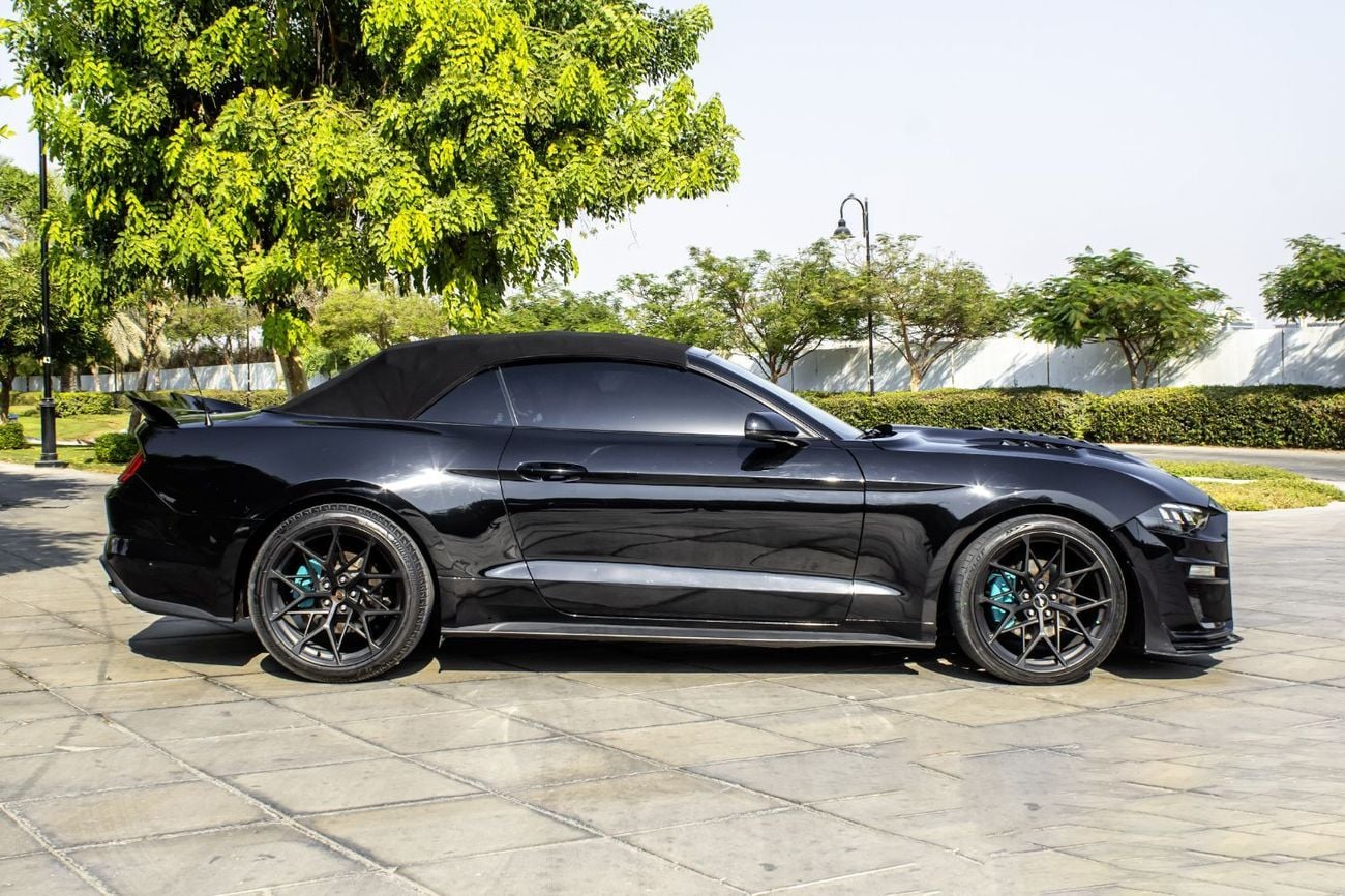 Ford Mustang EcoBoost Premium 2.3L Convertible M/T