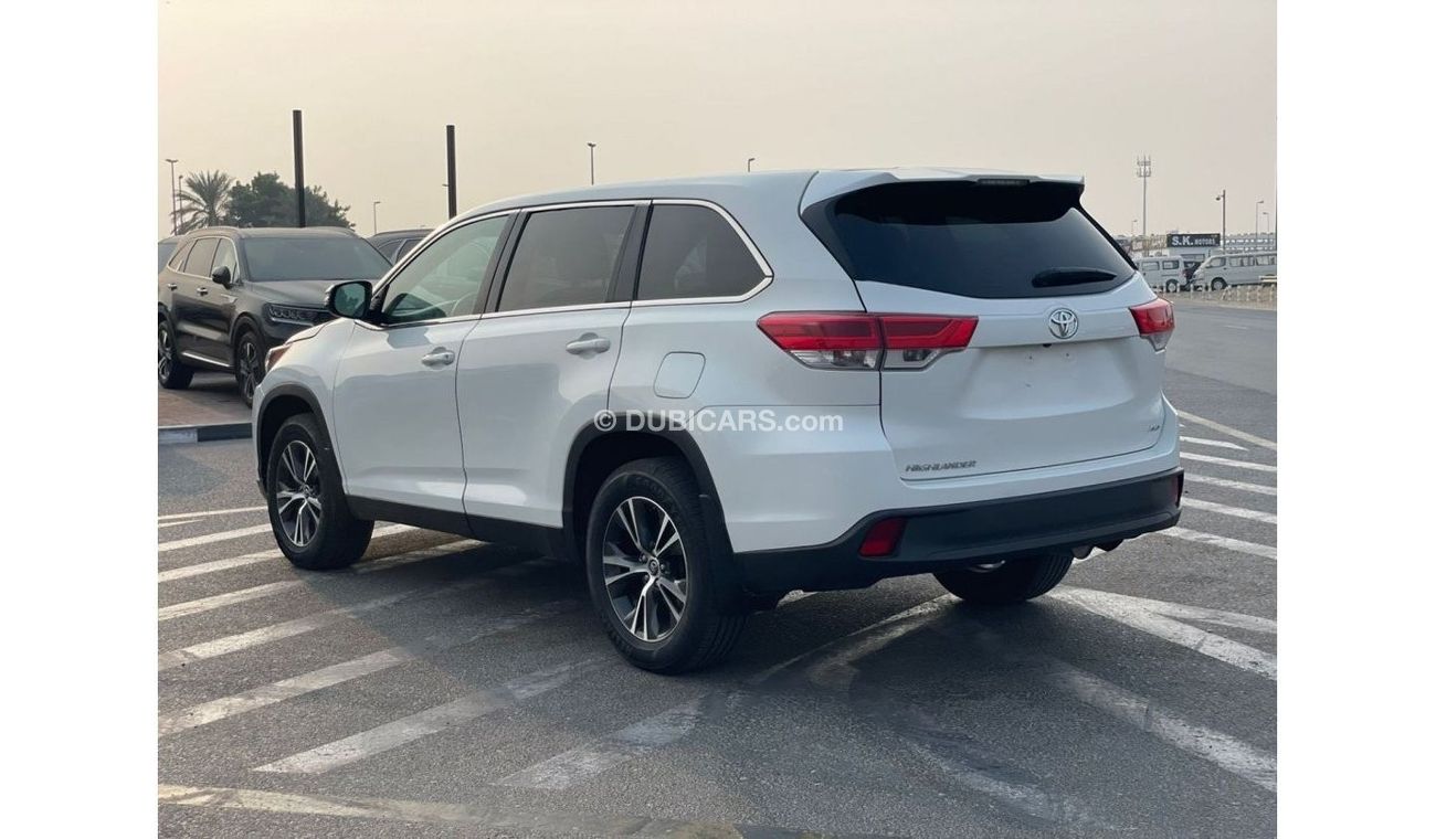 Toyota Highlander 2019 Toyota Highlander LE+ 3.5L V6 4x4 - /