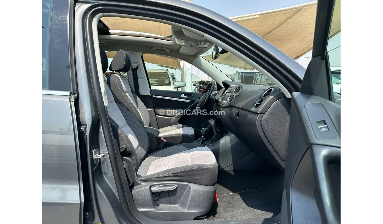 Volkswagen Tiguan SEL ACCIDENTS FREE - GCC - FULL OPTION - CAR IS IN PERFECT CONDITION INSIDE OUT