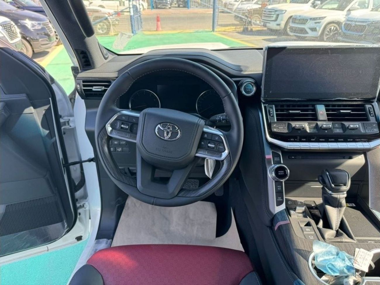 Toyota Land Cruiser VXR 3.5L PETROL FULL OPTION 2023 GCC