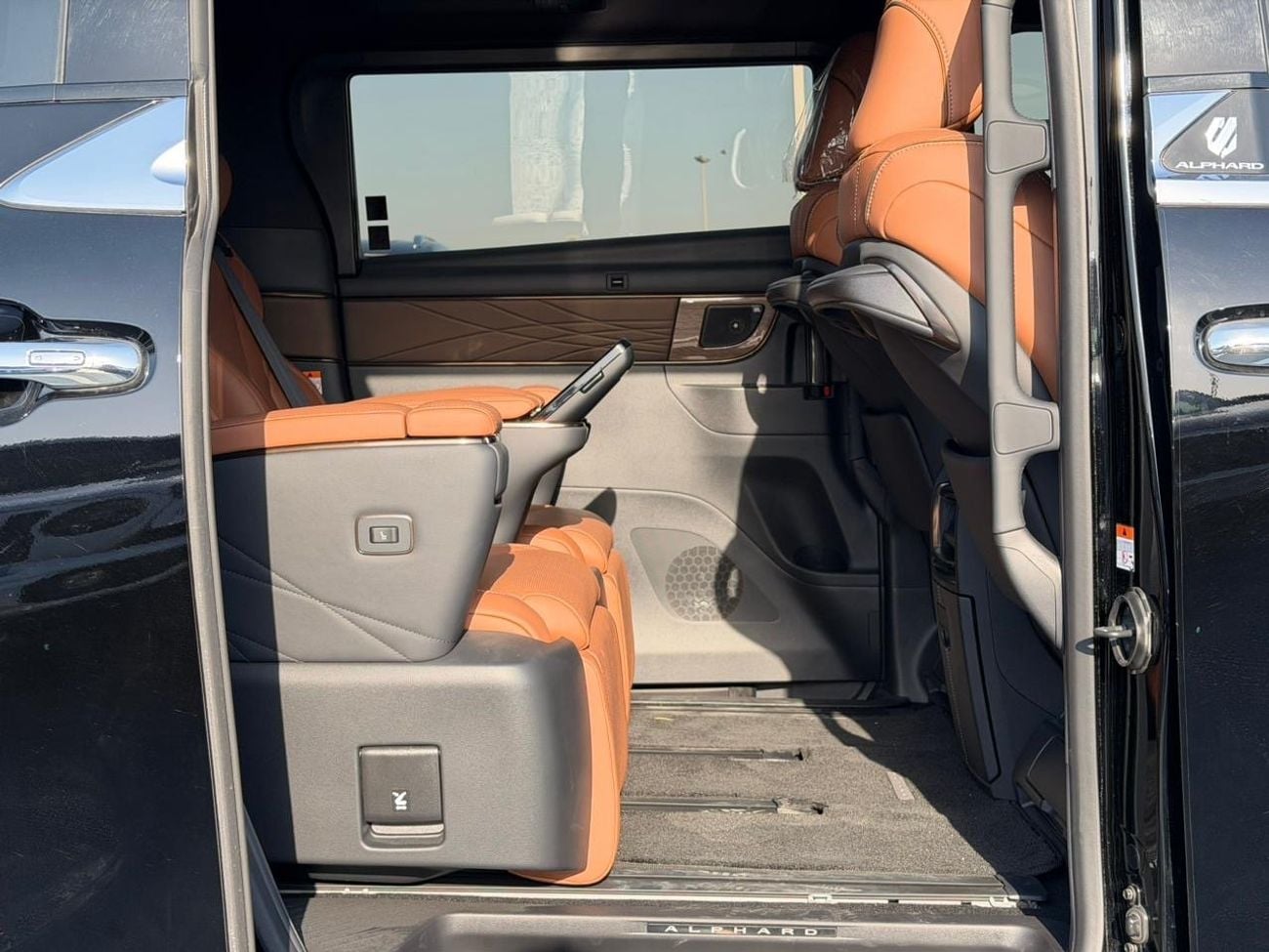 Toyota Alphard 2.5 Petrol / HYBRID / Model 2025