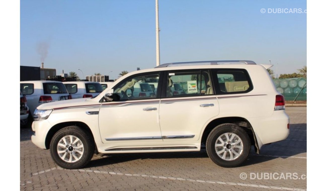 Toyota Land Cruiser v8 petrol   gxr