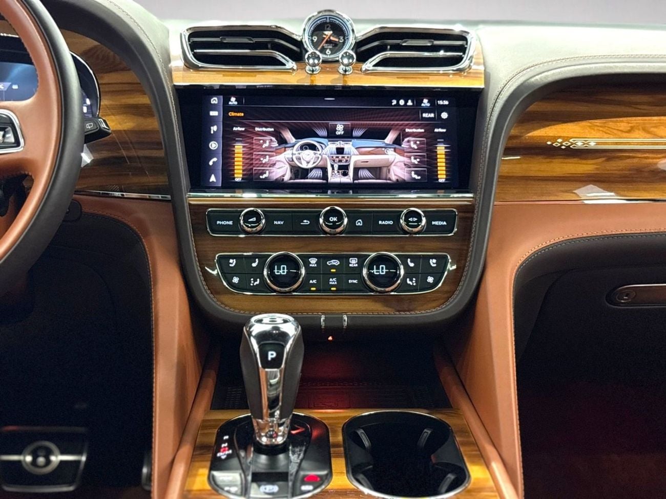 Bentley Bentayga AZURE AED 11,660 P.M | 0% DOWN PAYMENT | BENTLEY BENTAYGA AZURE FIRST EDITION | 4.0L V8 | FULL AGENCY SERV