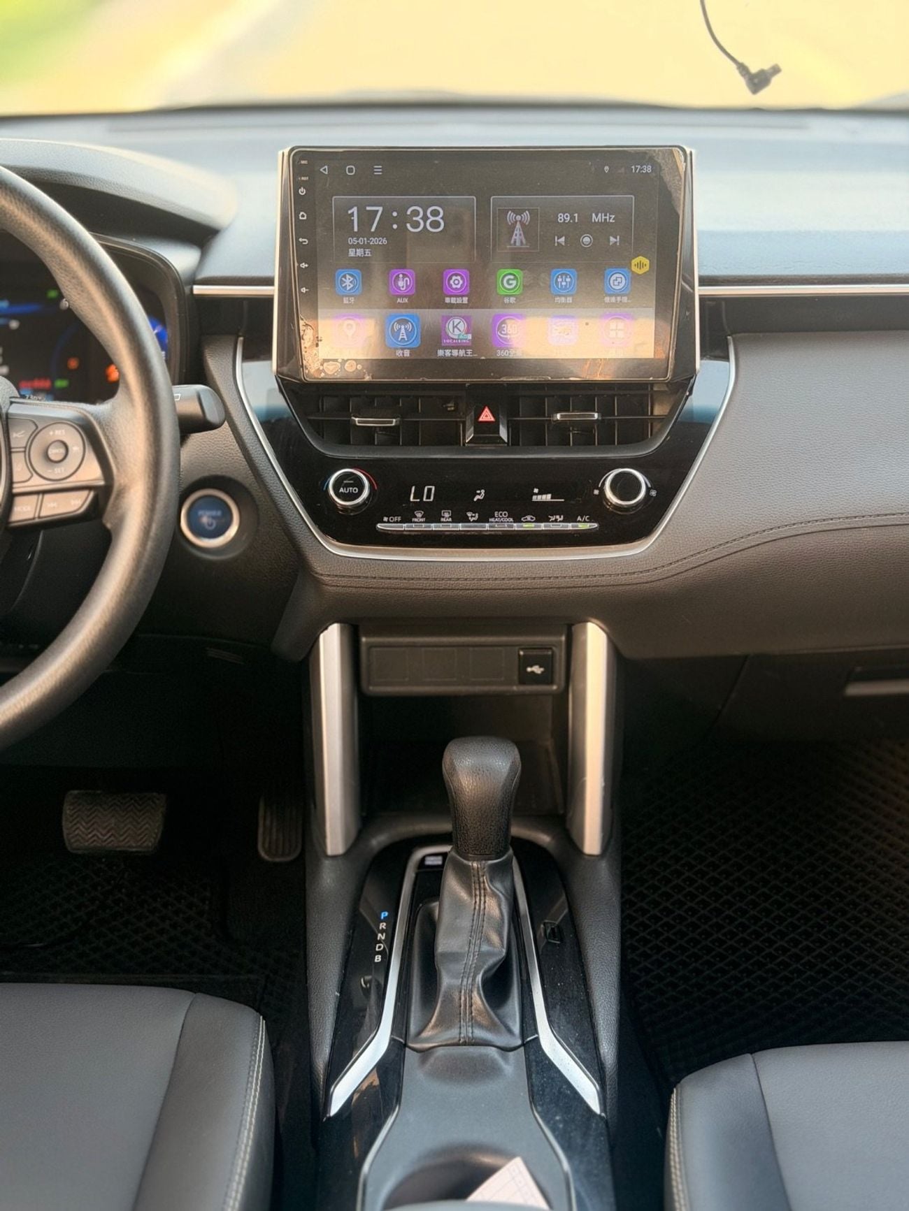 Toyota Corolla Cross Hybrid 2.0 L 360 camera full option