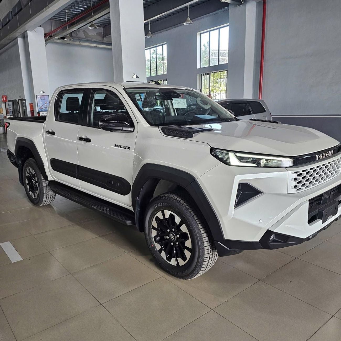 Toyota Hilux NEW SHAPE DIESEL A/T FULL OPTION DOUBLE CABIN PICKUP