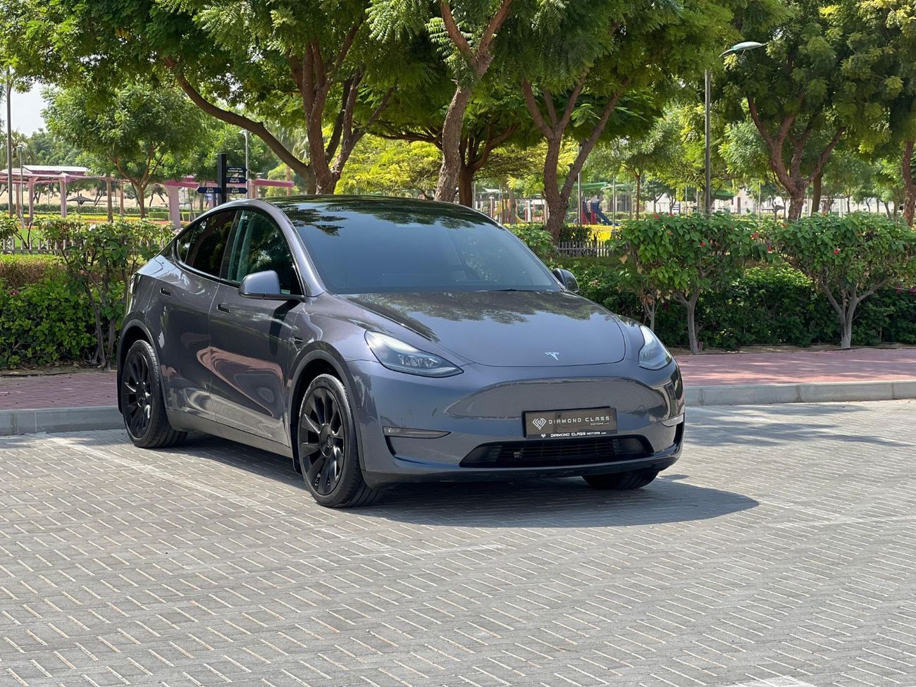 Tesla Model Y Long Range (AWD)