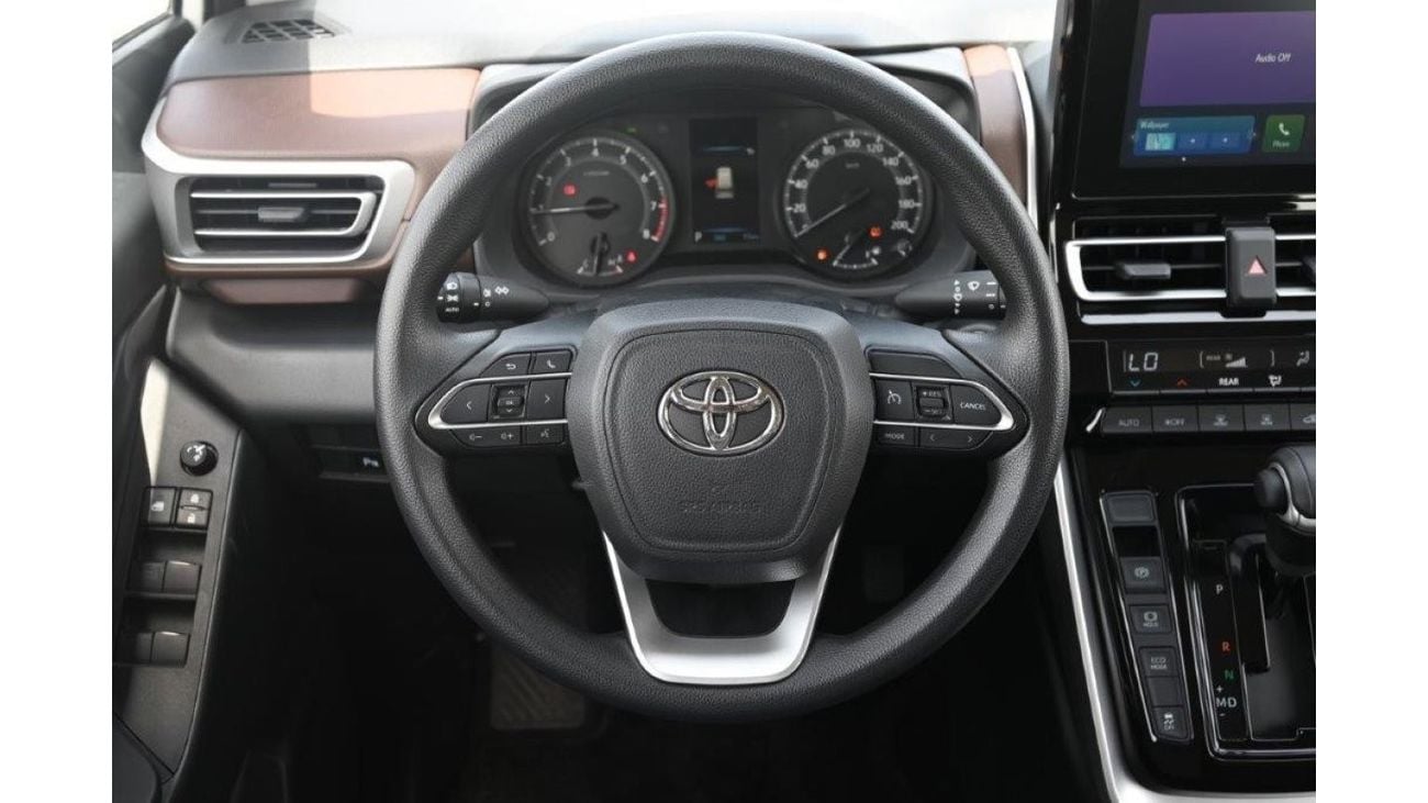 Toyota Innova 2.0L 8 SEATER AUTOMATIC
