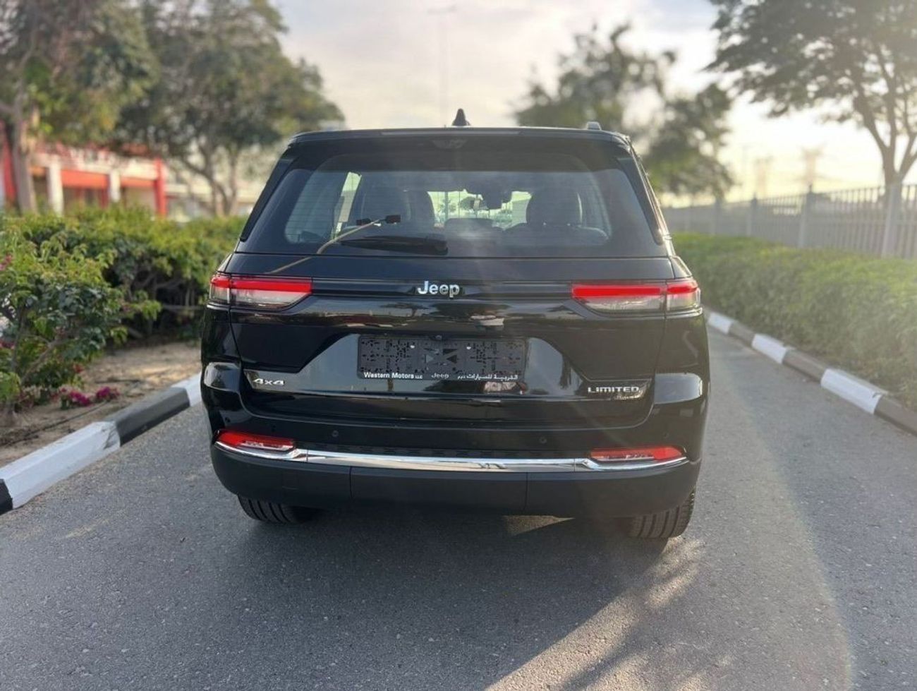 جيب جراند شيروكي Jeep Grand Cherokee  GCC Specs 2024 0 KM EXPORT ONLY.