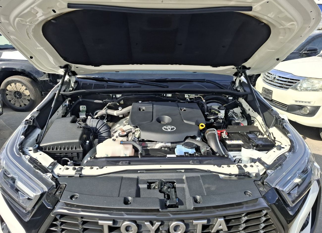 Toyota Hilux Toyota Hilux GR Sport 2.8L 2026 AT DC White Diesel