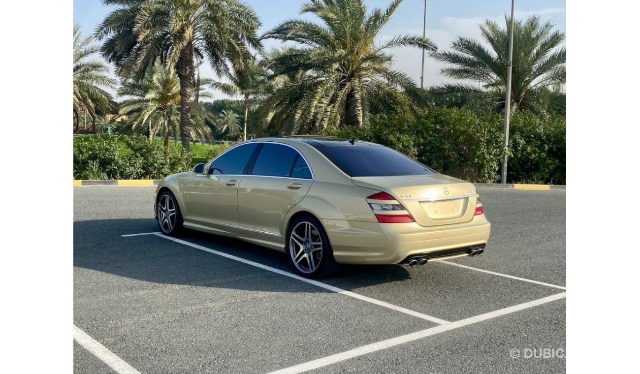 مرسيدس بنز S 63 AMG السياره بحاله جيده جدا لا تحتاج إلى أي مصاريف