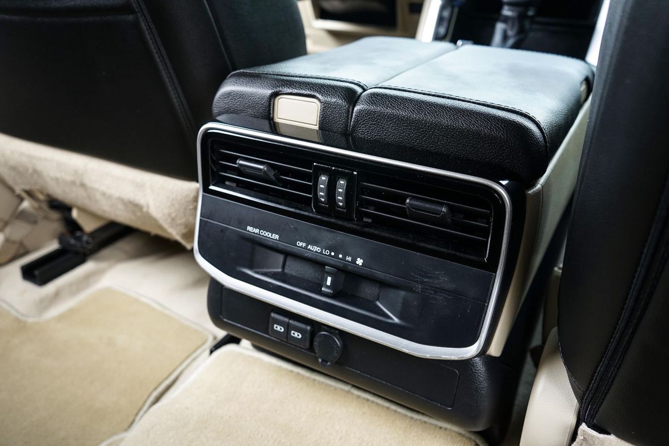 تويوتا لاند كروزر GXR3 3.3L