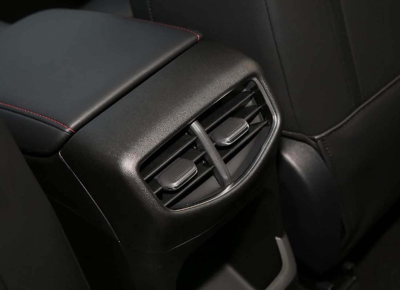 أم جي 5 MG 5 Luxury 1.5L - Sunroof - 360 Cameras - 2025 Brand New (Export)