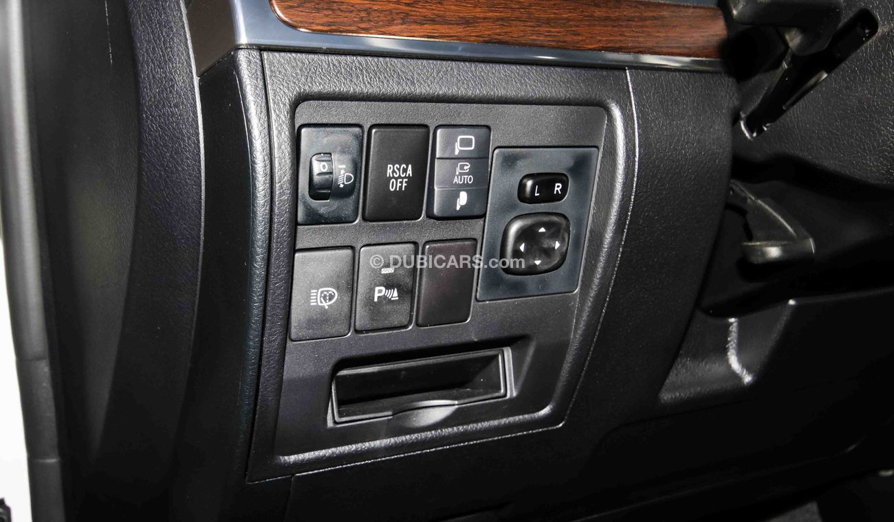 Toyota Land Cruiser GXR White Edition 4.6L V8