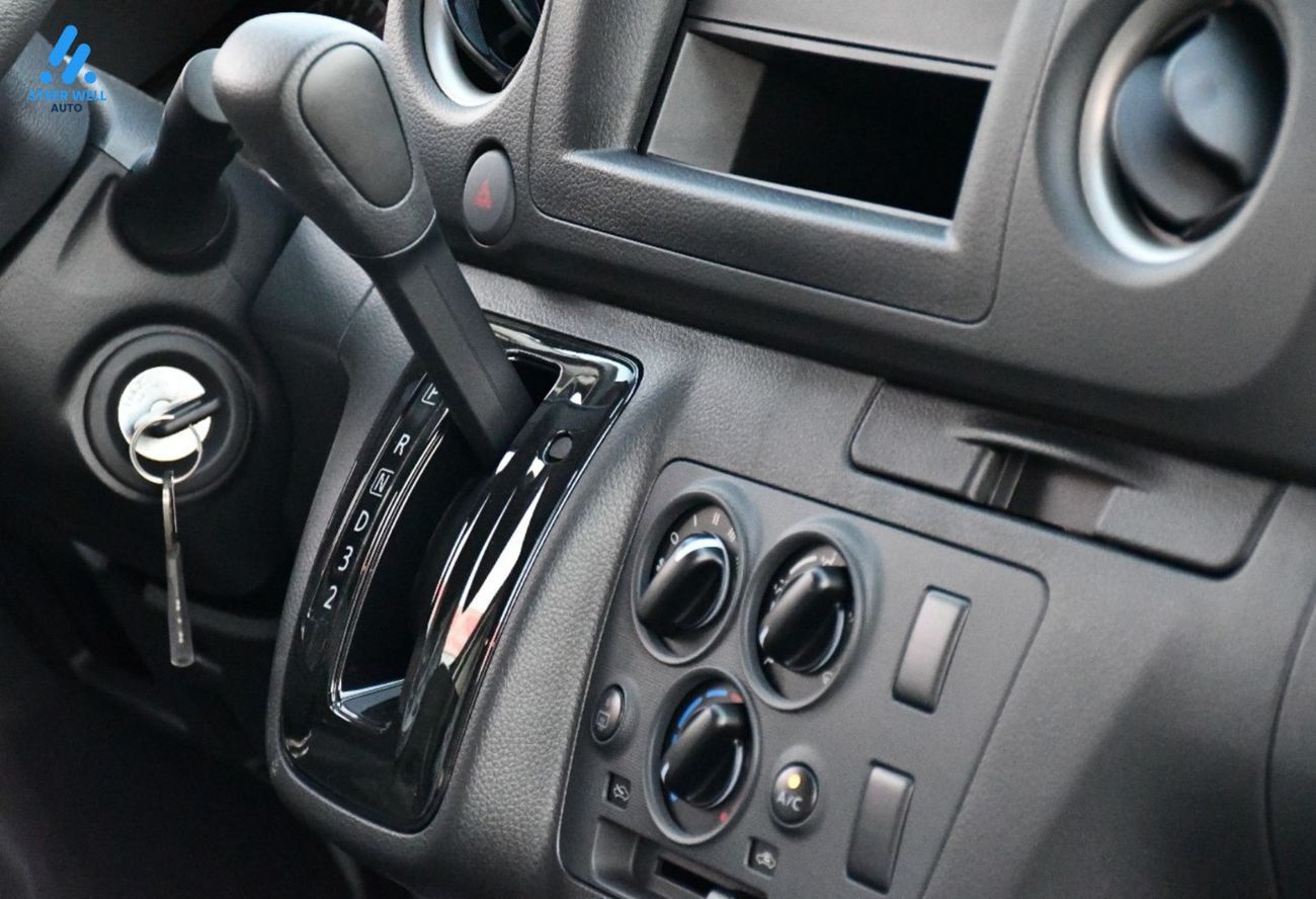نيسان أورفان 3-Seater Automatic (4-Door) NV350 Highroof Delivery Van GCC  White Automatic