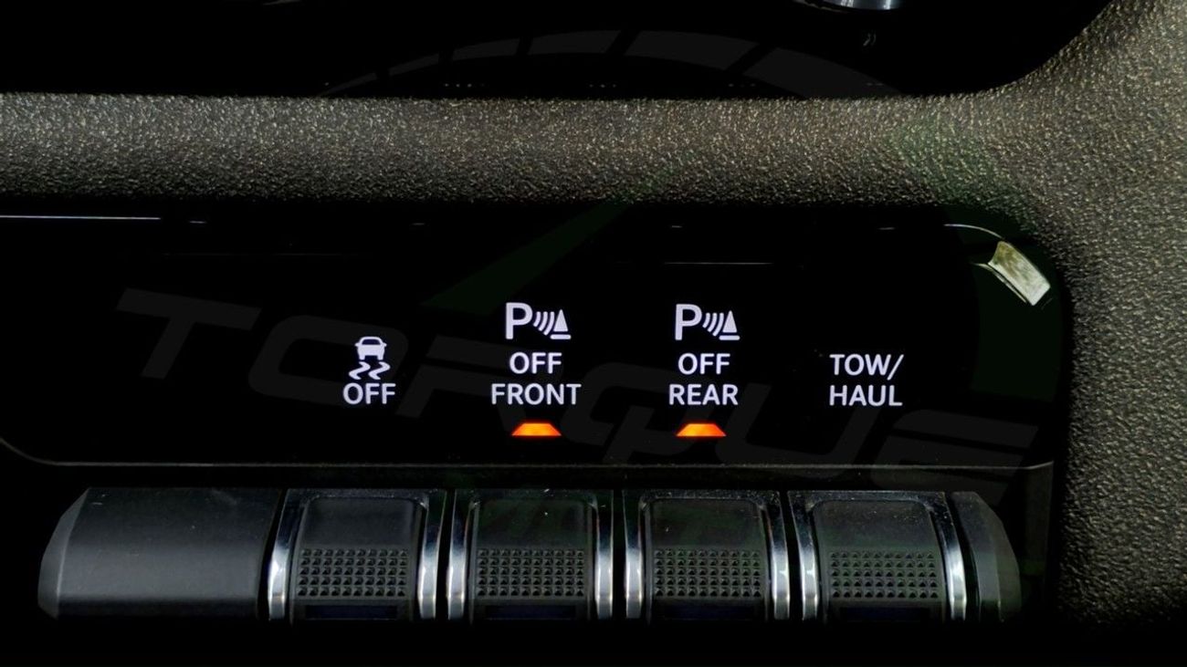 RAM 1500 ( For Export ) 2025 RAM 1500 Tradesman Hurricane SO 3.0TT Crew Cab 4X4 GCC BRAND NEW