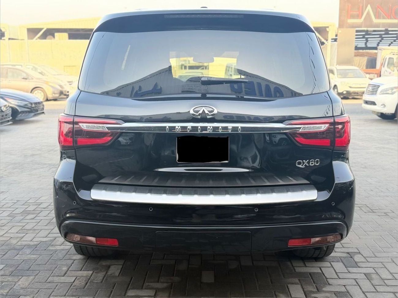 Infiniti QX80 STD (NON GCC)