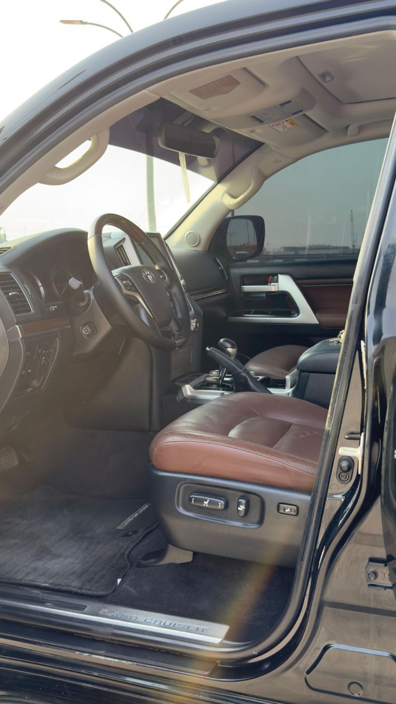 تويوتا لاند كروزر VXR+ 5.7L