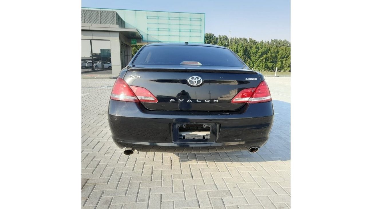 تويوتا افالون