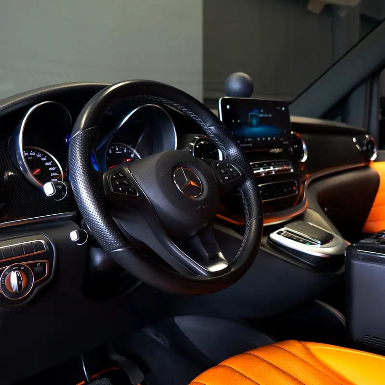 مرسيدس بنز V 250 V 250 - GCC Specs - Brand