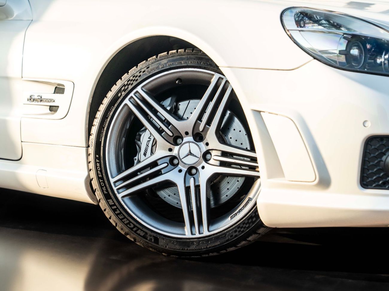 Mercedes-Benz SL 63 AMG AMG CONVERTIBLE