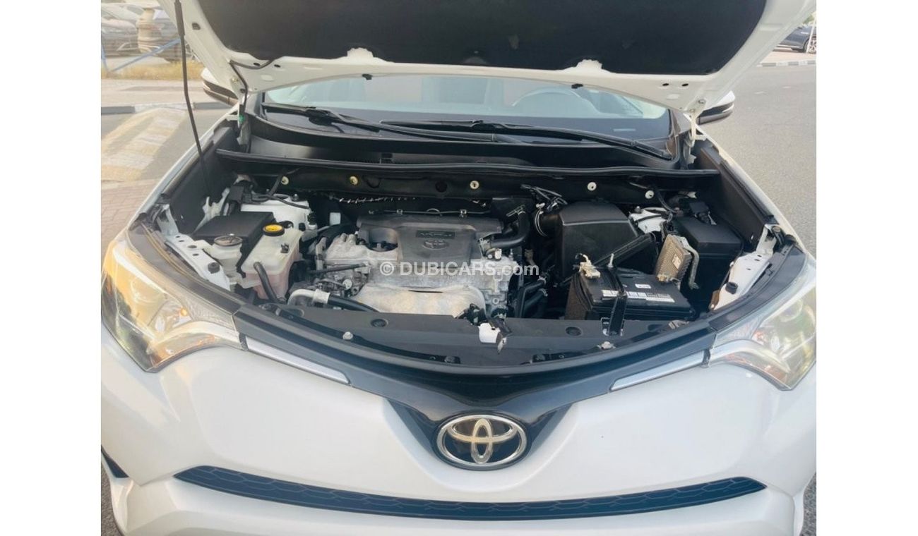 Toyota RAV4 AWD leather seats