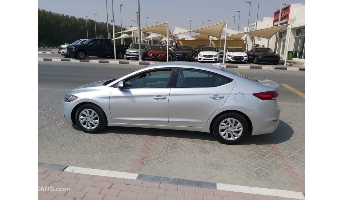 Hyundai Elantra SE _ Very Clean Car