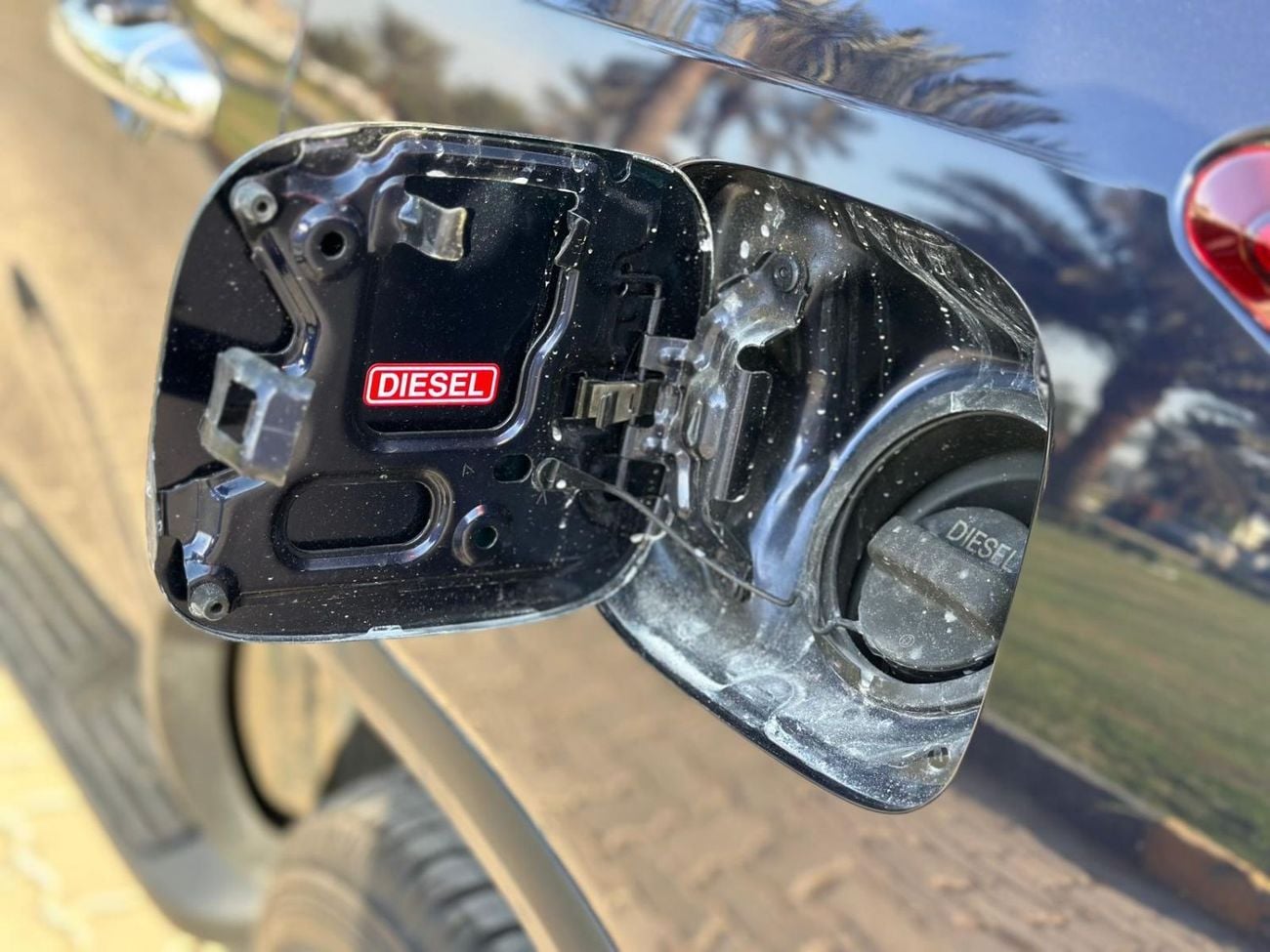 Toyota Fortuner RHD 2.8L Diesel Automatic Gear 4WD 4-Cylinders 7-Seats 5-Doors