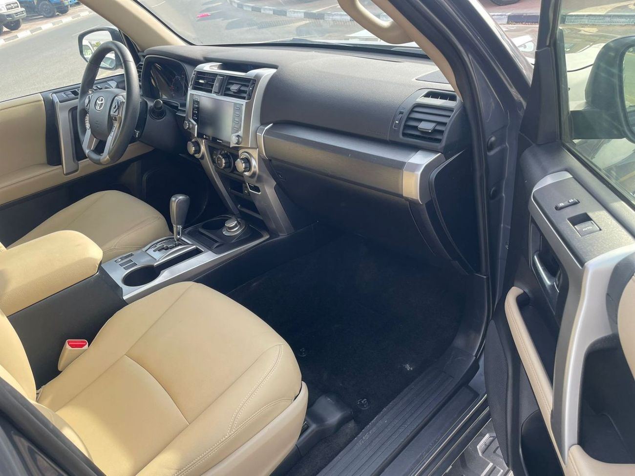 تويوتا Runner4 *Offer*2022 Toyota 4Runner SR5 Premium - 4x4 AWD - 4.0L V6 - New Color - -UAE PAS