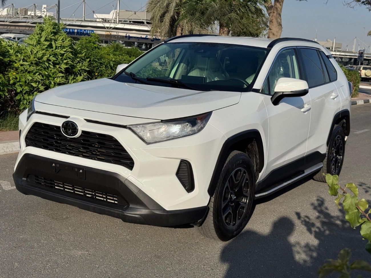 Toyota RAV4 2019 LE 4x4 LEATHER SEATS US SPEC