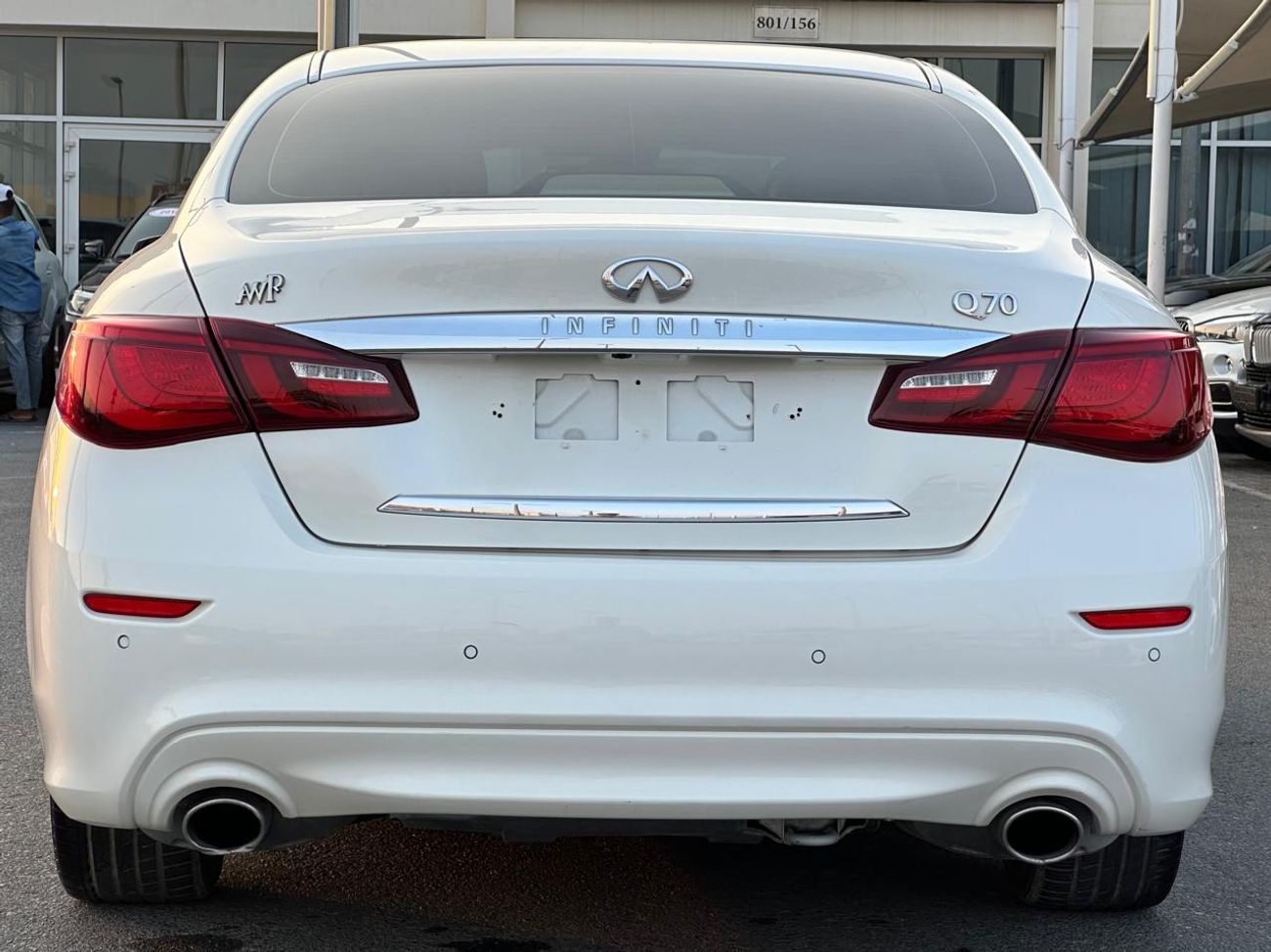 Infiniti Q70