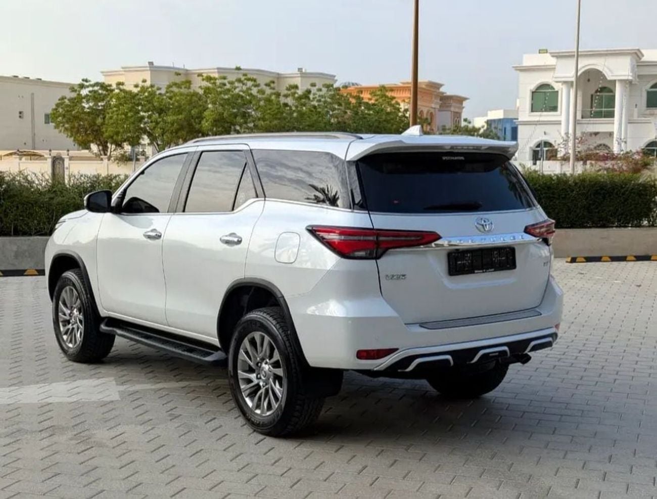 تويوتا فورتونر VXR Toyota Fortuner 2023 Model VXR 4.0L v6 full option petrol Engine Colour White push start Transmissio