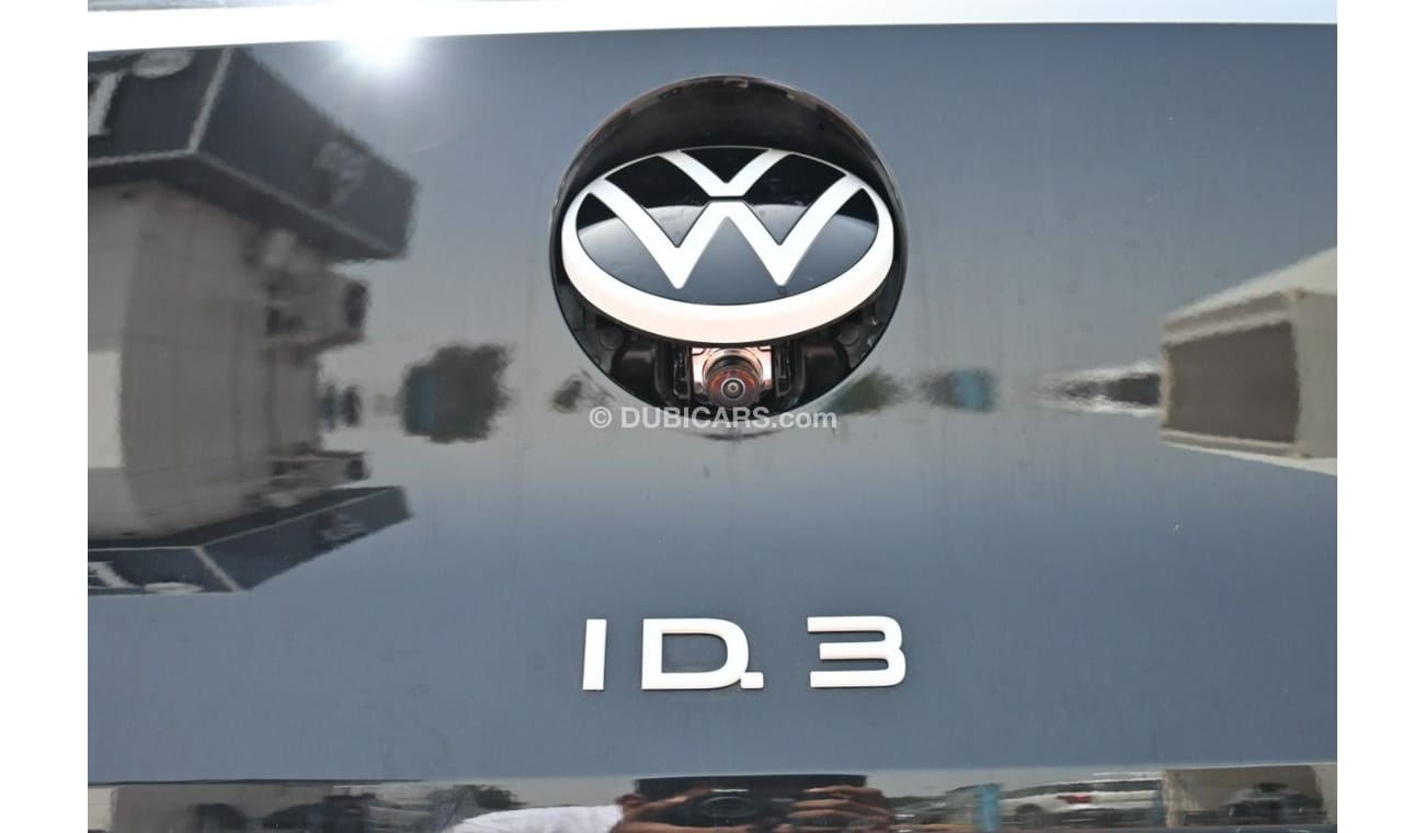 Volkswagen ID.3 Volkswagen ID3 PRO, FWD, 5 Doors Features: Electric Engine, 20inch Alloy wheels, Close Panoramic Roo