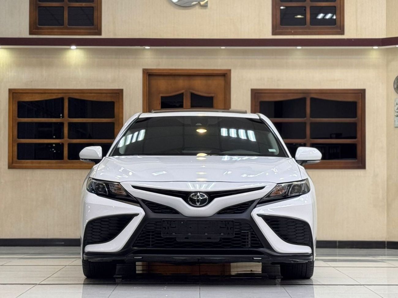 Toyota Camry SE 2.5L (181 HP)